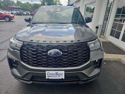 Used 2025 Ford Explorer ST-Line w/ ST-Line Street Pack AWD/4WD image 2
