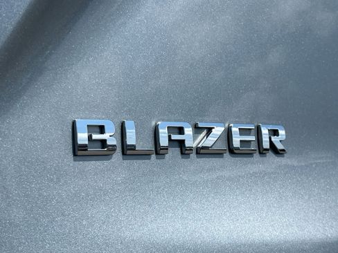 Used 2025 Chevrolet Blazer LT FWD image 13