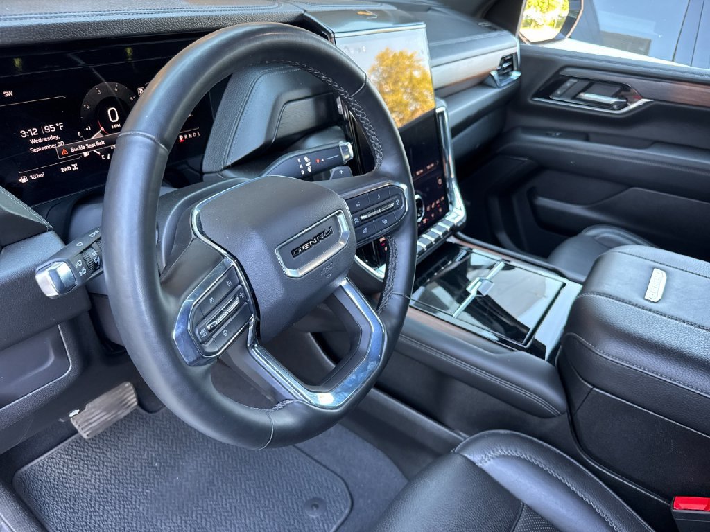 Used 2025 GMC Yukon Denali AWD/4WD image 11