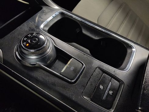 Used 2020 Ford Fusion SE image 26