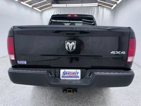 Used 2019 RAM 1500 Express AWD/4WD image 3