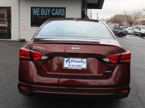 Used 2025 Nissan Altima 2.5 SV image 10