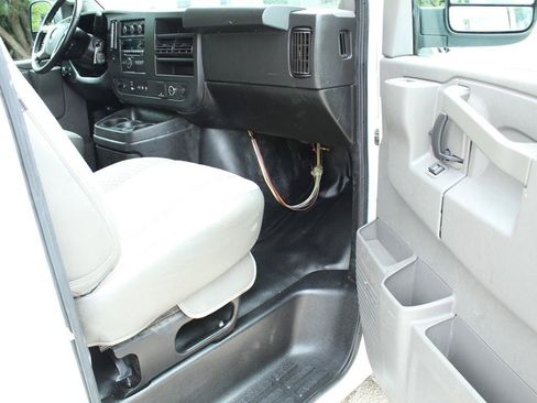 Used 2019 Chevrolet Express 3500 w/ Power Convenience Package RWD image 19