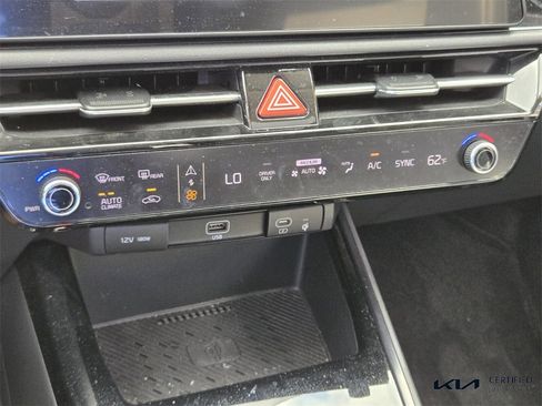 Certified 2023 Kia Niro EX Touring image 26