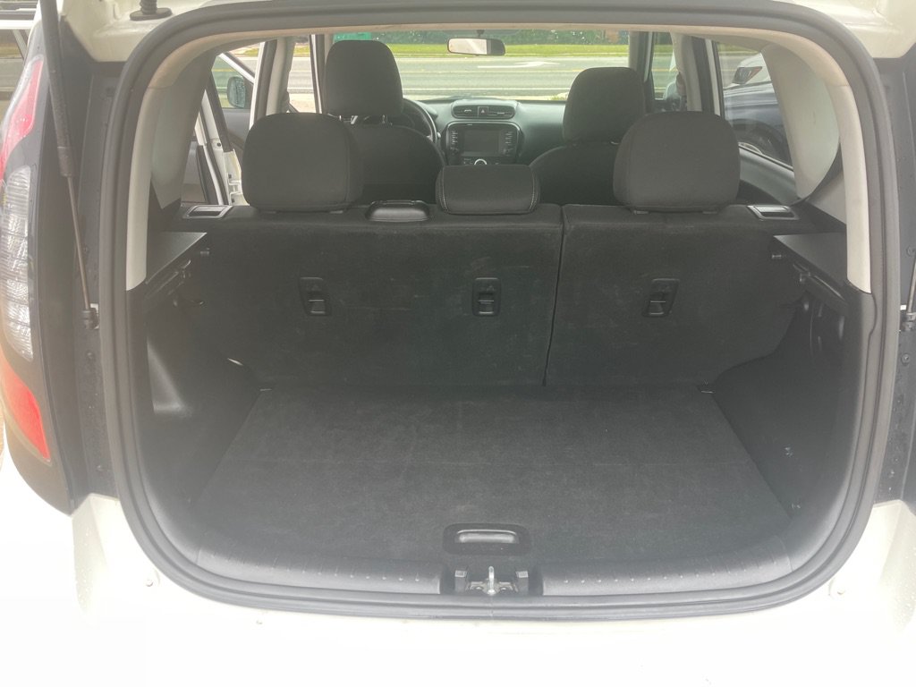 Used 2018 Kia Soul + FWD image 12