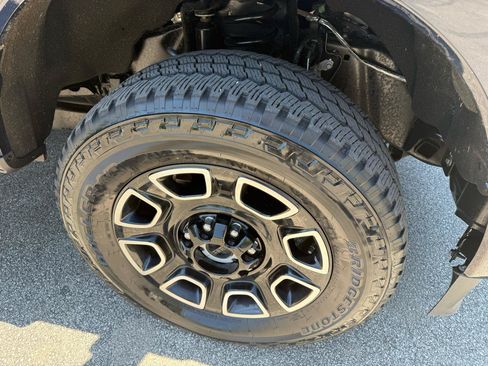 Used 2025 Ford F250 Platinum w/ FX4 Off-Road Package AWD/4WD image 9