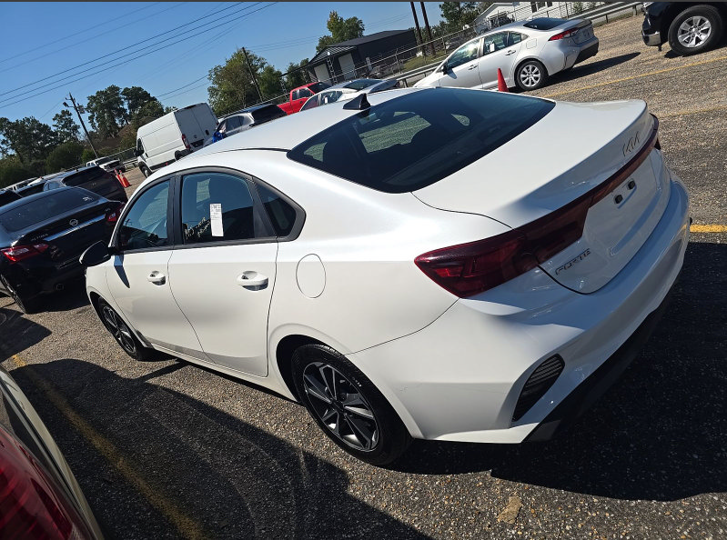 Used 2024 Kia Forte LXS FWD image 4