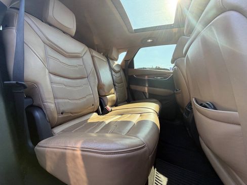 Used 2017 Cadillac XT5 Platinum w/ Driver Assist Package AWD/4WD image 23