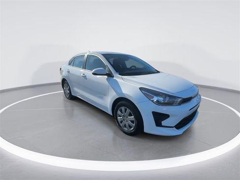 Used 2023 Kia Rio LX image 2