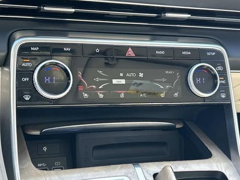 Used 2023 Genesis GV80 2.5T w/ Prestige 20" Package image 42