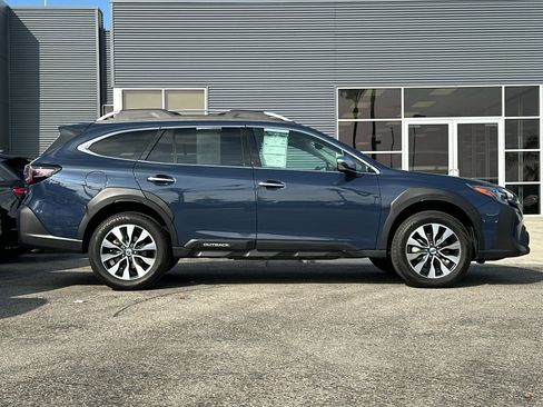 Used 2023 Subaru Outback Touring XT image 3
