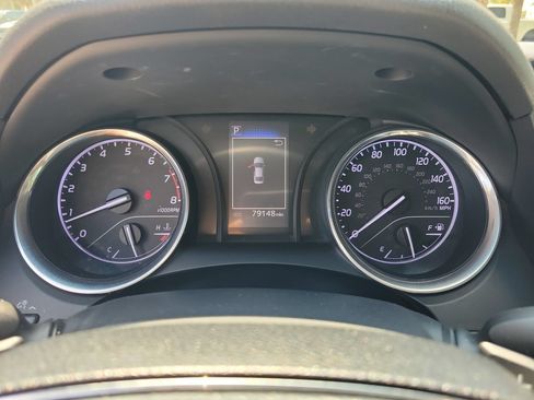Used 2020 Toyota Camry SE FWD image 22