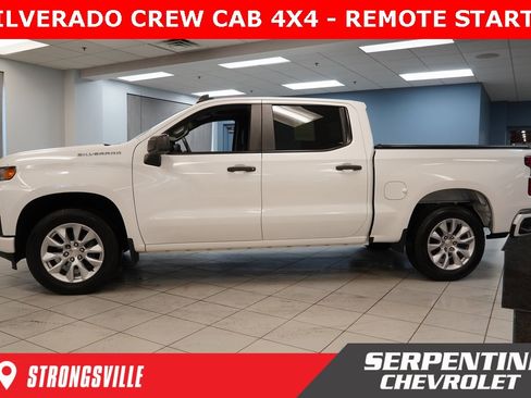 Used 2020 Chevrolet Silverado 1500 Custom w/ Custom Value Package image 2