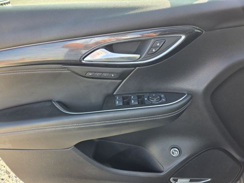 Used 2022 Buick Envision Essence w/ Technology Package I FWD image 9