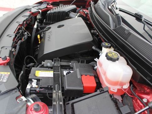 Used 2023 Chevrolet Traverse LT FWD image 42