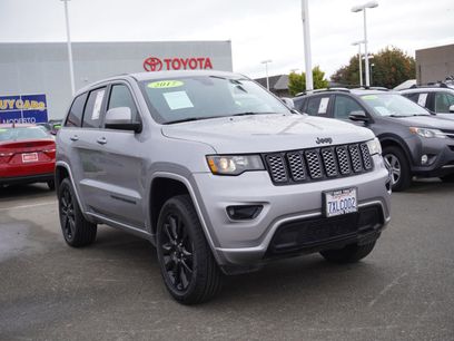 Used 2017 Jeep Grand Cherokee Altitude