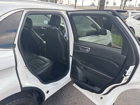 Used 2022 Ford Edge SEL w/ Convenience Package image 14