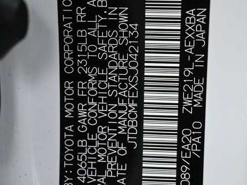 Used 2025 Toyota Corolla XLE FWD image 9