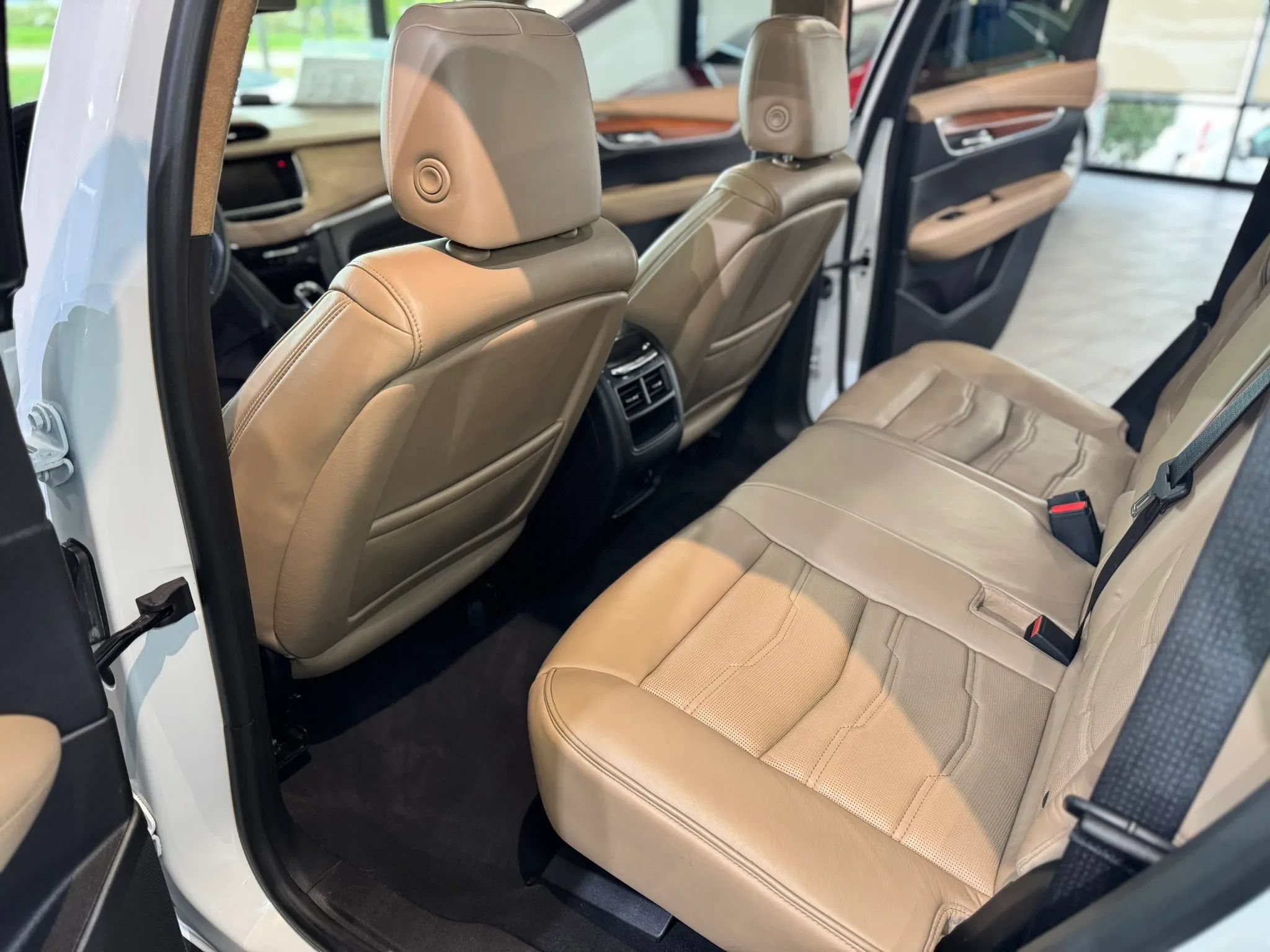 Used 2017 Cadillac XT5 Platinum AWD/4WD image 19