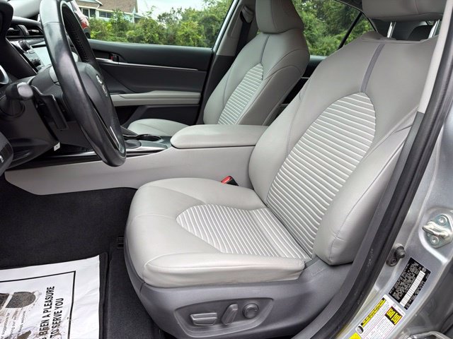 Used 2020 Toyota Camry SE FWD image 19