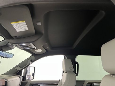 Used 2025 Chevrolet Silverado 3500 LTZ w/ LTZ Convenience Package image 24