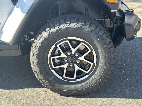 New 2026 Jeep Wrangler Unlimited Rubicon w/ Safety Group image 14