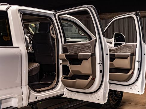 Used 2026 Ford F350 Platinum w/ Platinum Plus Package image 31