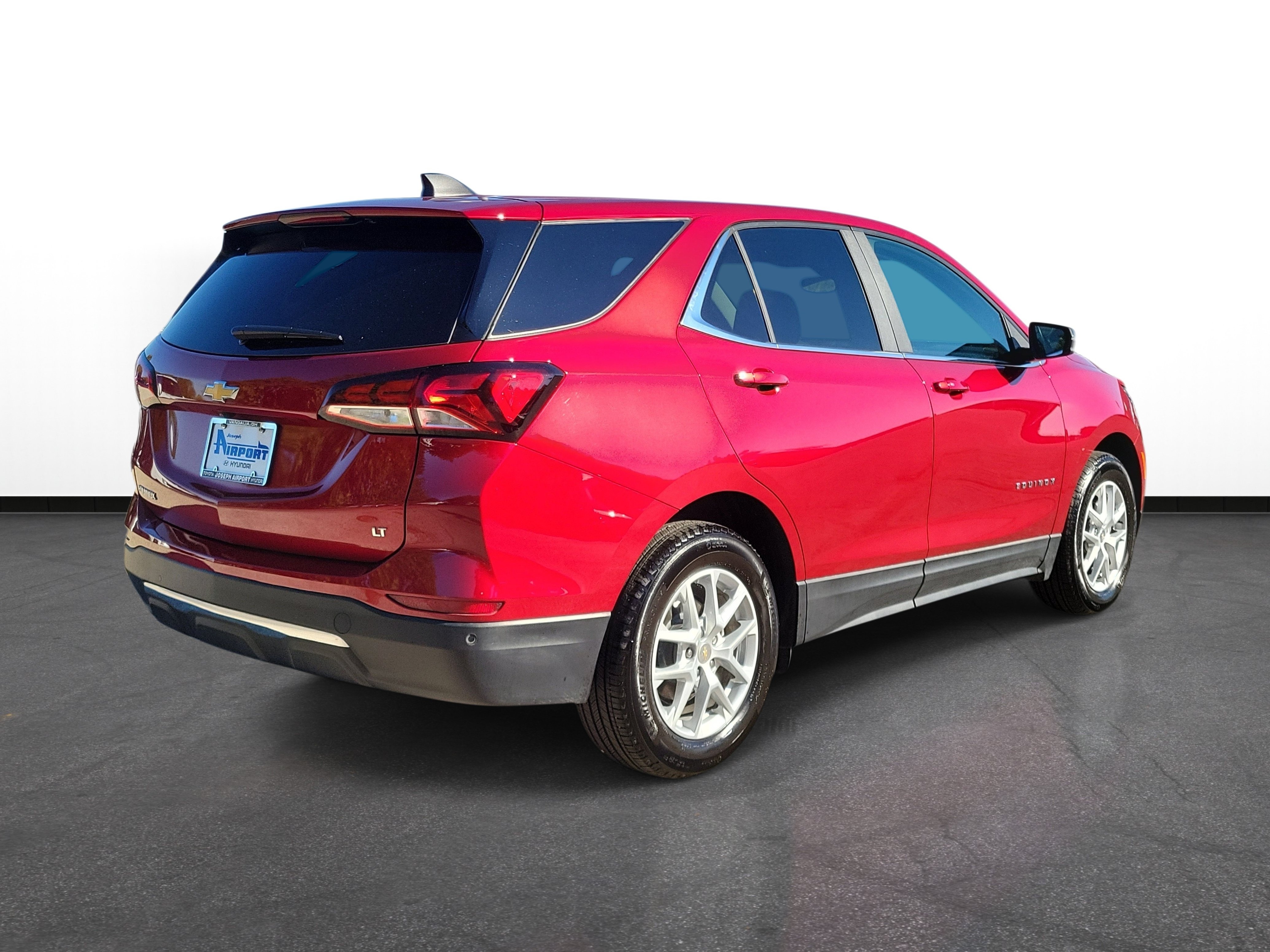 Used 2024 Chevrolet Equinox LT FWD image 4