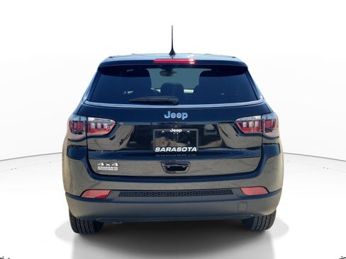 Used 2024 Jeep Compass Sport AWD/4WD image 5
