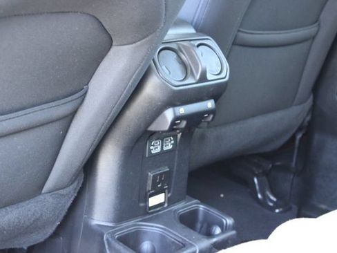 Used 2022 Jeep Wrangler Unlimited Sahara w/ LED Lighting Group AWD/4WD image 39