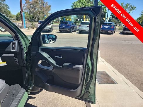 New 2025 Nissan Frontier SV w/ SV Convenience Package AWD/4WD image 16
