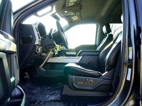 Used 2019 Ford F250 Lariat w/ Lariat Value Package image 28