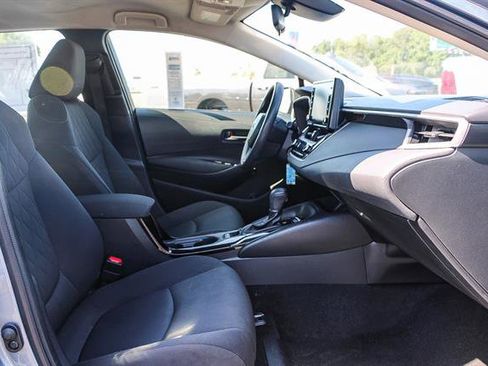Used 2022 Toyota Corolla LE image 16