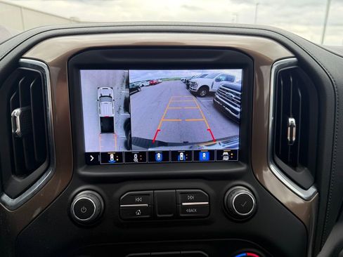 Used 2022 Chevrolet Silverado 2500 High Country w/ Z71 Off-Road Package image 29