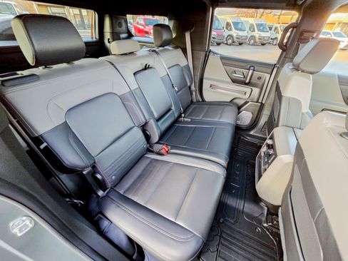 Used 2024 GMC Hummer EV 3X image 33