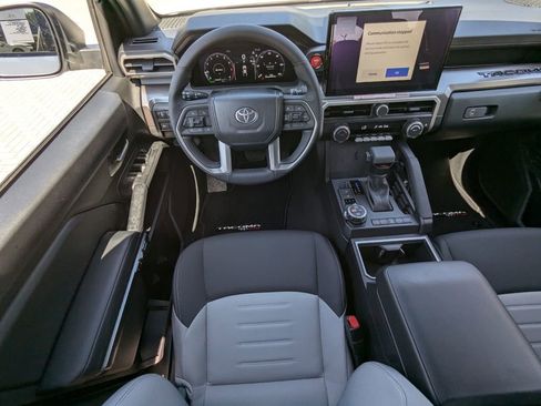 New 2025 Toyota Tacoma TRD Off-Road AWD/4WD image 4