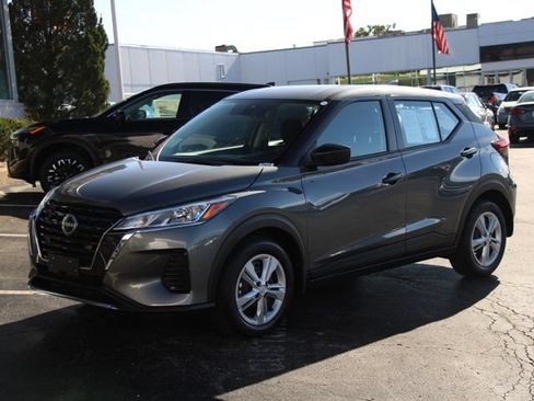 Used 2025 Nissan Kicks Play S FWD image 6