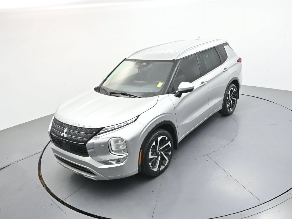Used 2023 Mitsubishi Outlander SEL AWD/4WD image 25