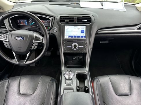 Used 2019 Ford Fusion Energi Titanium image 12