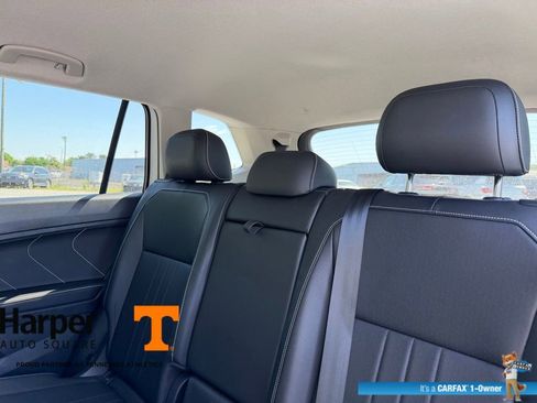 Used 2022 Volkswagen Tiguan SE image 9