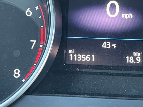 Used 2021 Volkswagen Tiguan SE w/ 3rd Row Seat Package image 23