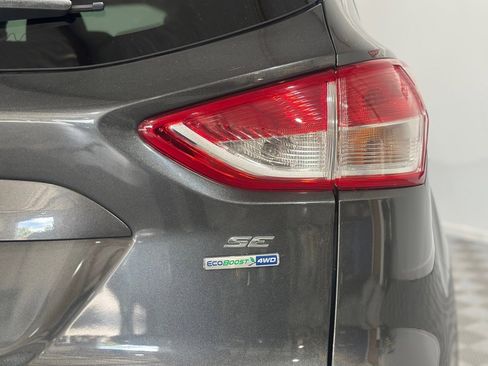 Used 2016 Ford Escape SE image 29