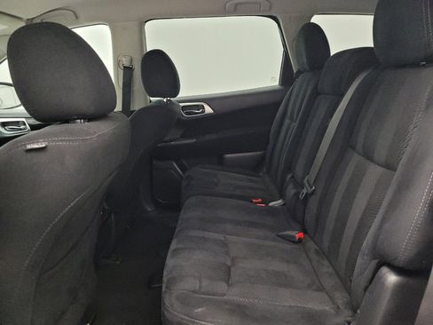 Used 2016 Nissan Pathfinder SV AWD/4WD image 18