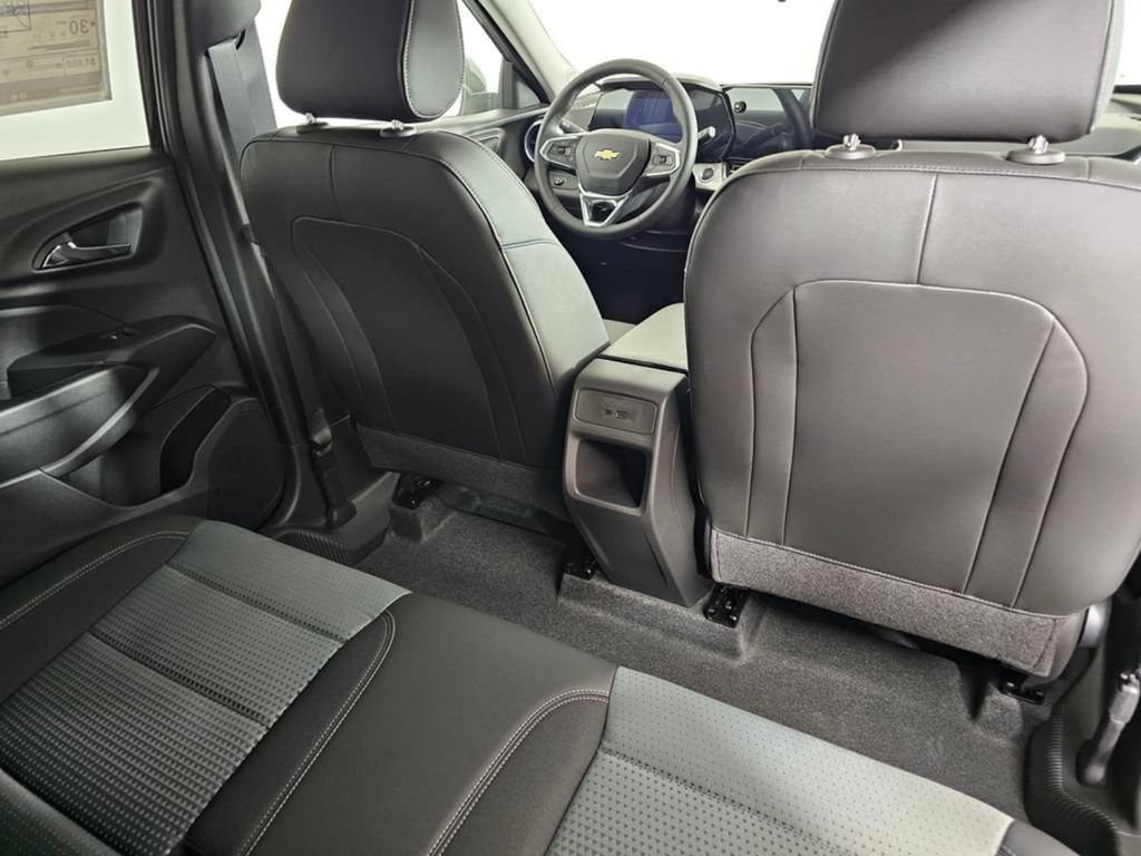 Used 2026 Chevrolet Trax LT w/ LT Convenience Package FWD image 15