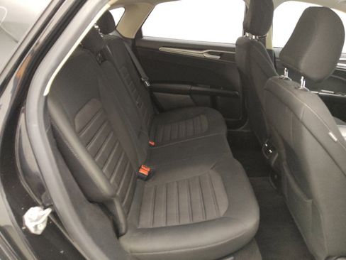 Used 2020 Ford Fusion SE FWD image 19