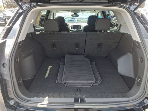 Used 2022 GMC Terrain SLE FWD image 29