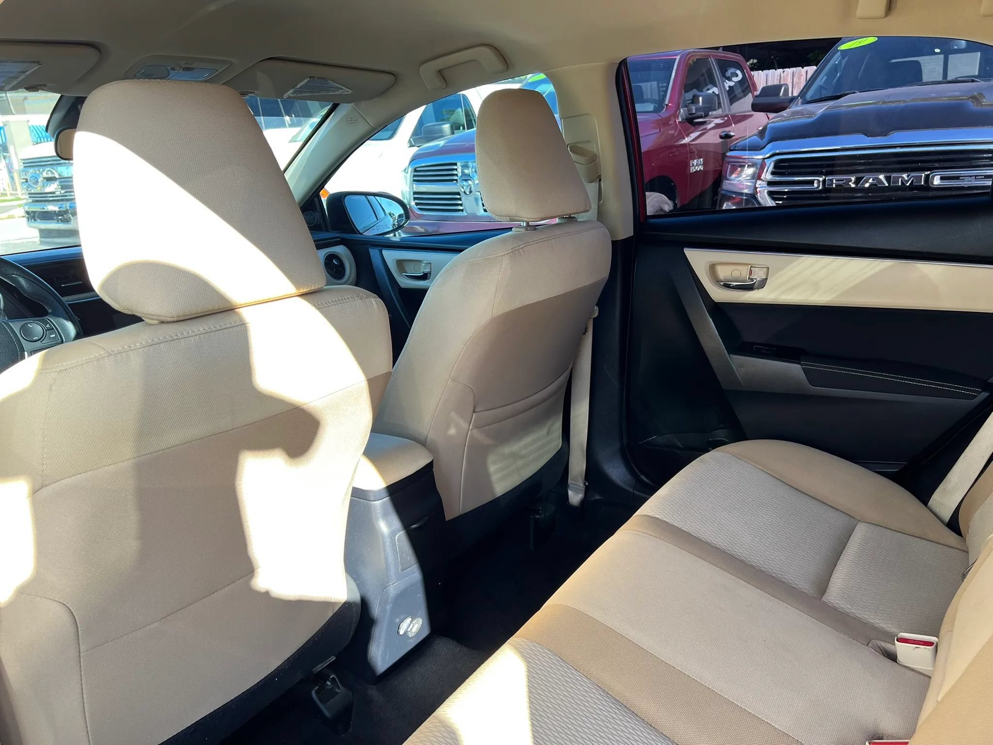 Used 2017 Toyota Corolla LE FWD image 9