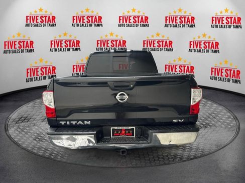 Used 2017 Nissan Titan SV image 6