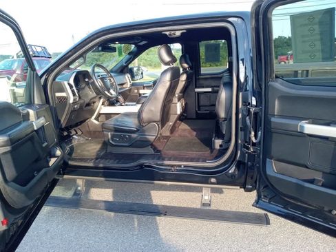 Used 2017 Ford F150 Lariat w/ Equipment Group 502A Luxury AWD/4WD image 29