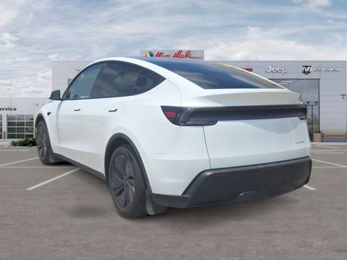 Used 2026 Tesla Model Y Long Range AWD/4WD image 3